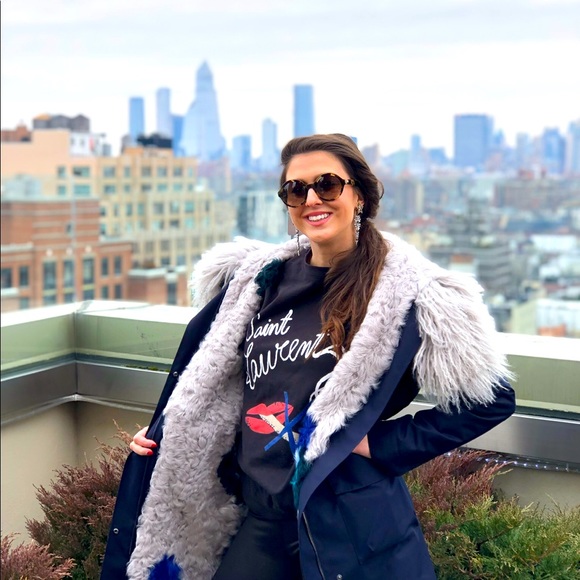 Meet your Posher, Stephanie - Picture 5 of 9